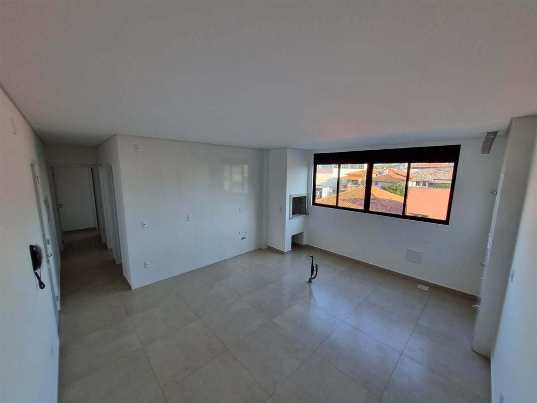 Dpto. sobre Avenida Comercial