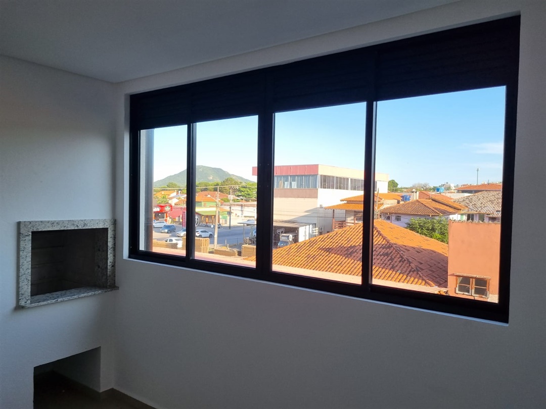 Dpto. sobre Avenida Comercial