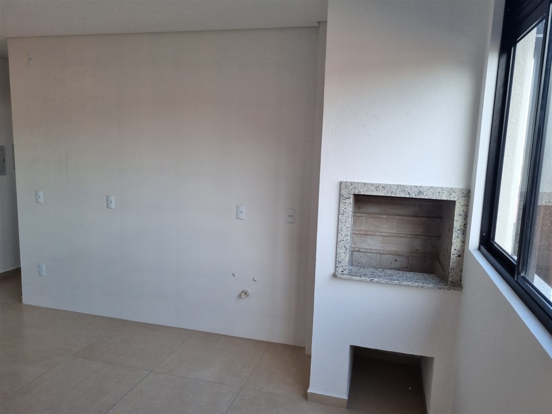 Dpto. sobre Avenida Comercial