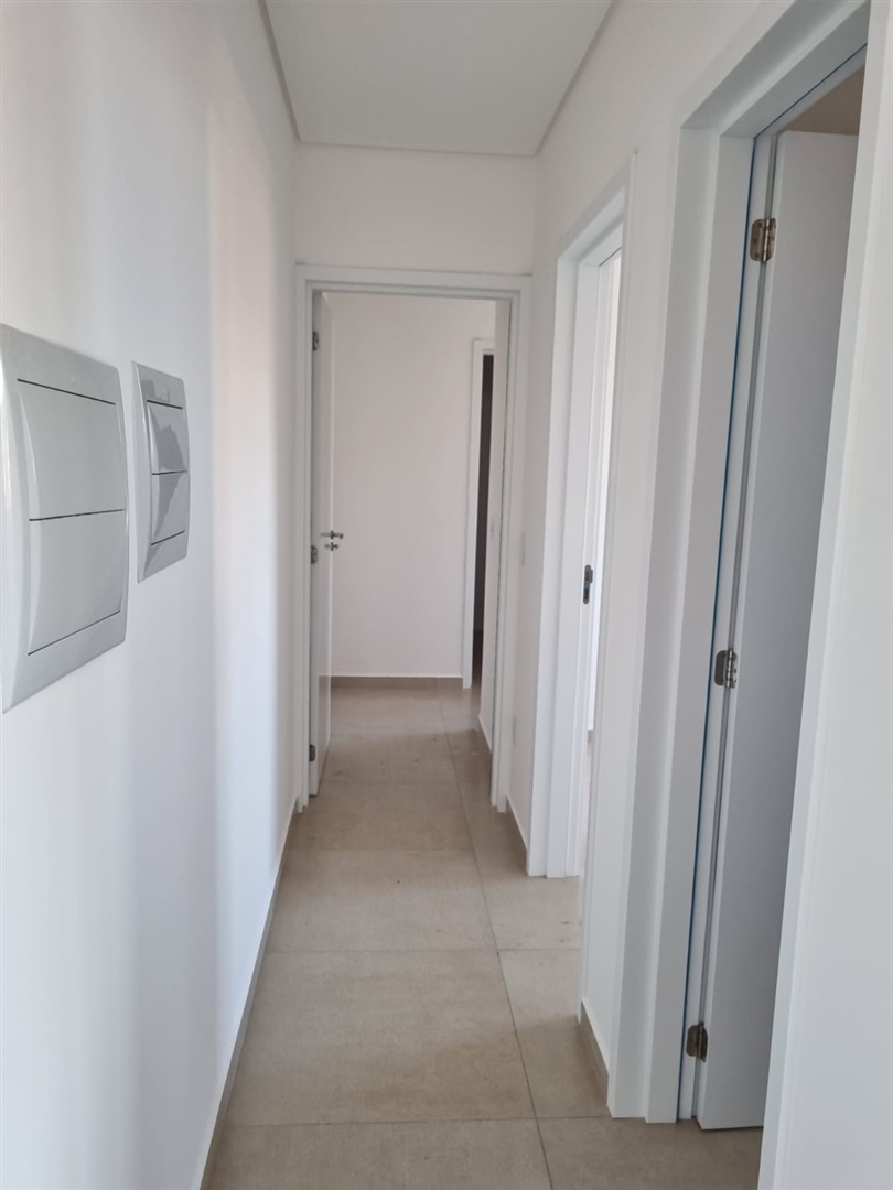 Dpto. sobre Avenida Comercial