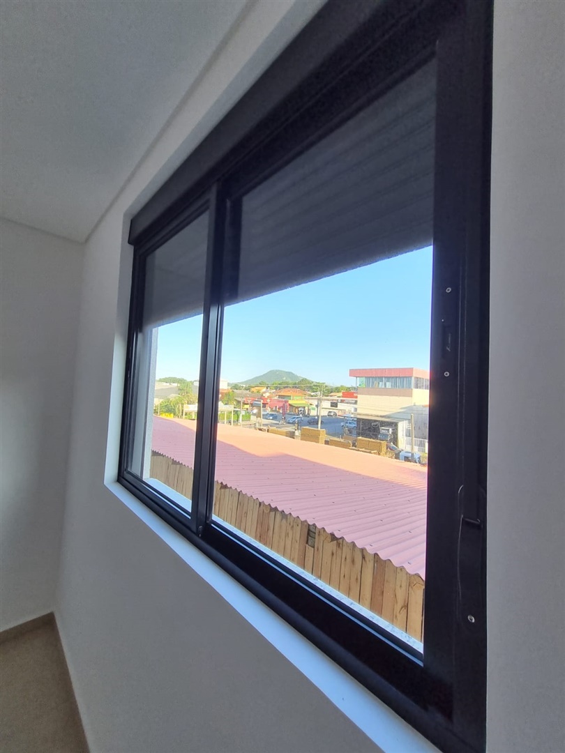 Dpto. sobre Avenida Comercial