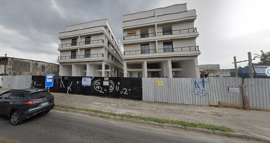 Dpto. sobre Avenida Comercial