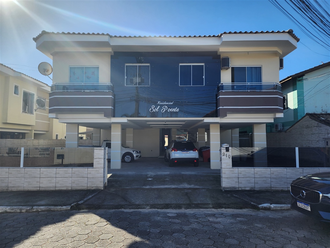 Dpto. 3 dorm, patio y cochera